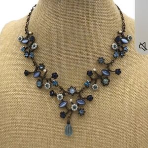 Vintage Avon Elegant Blue Floral Necklace